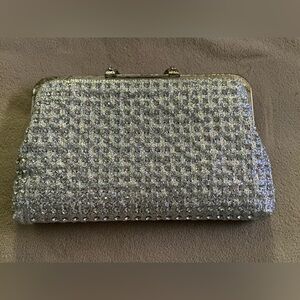 La Regale LTD Vintage Elegant Silver Clutch with chain